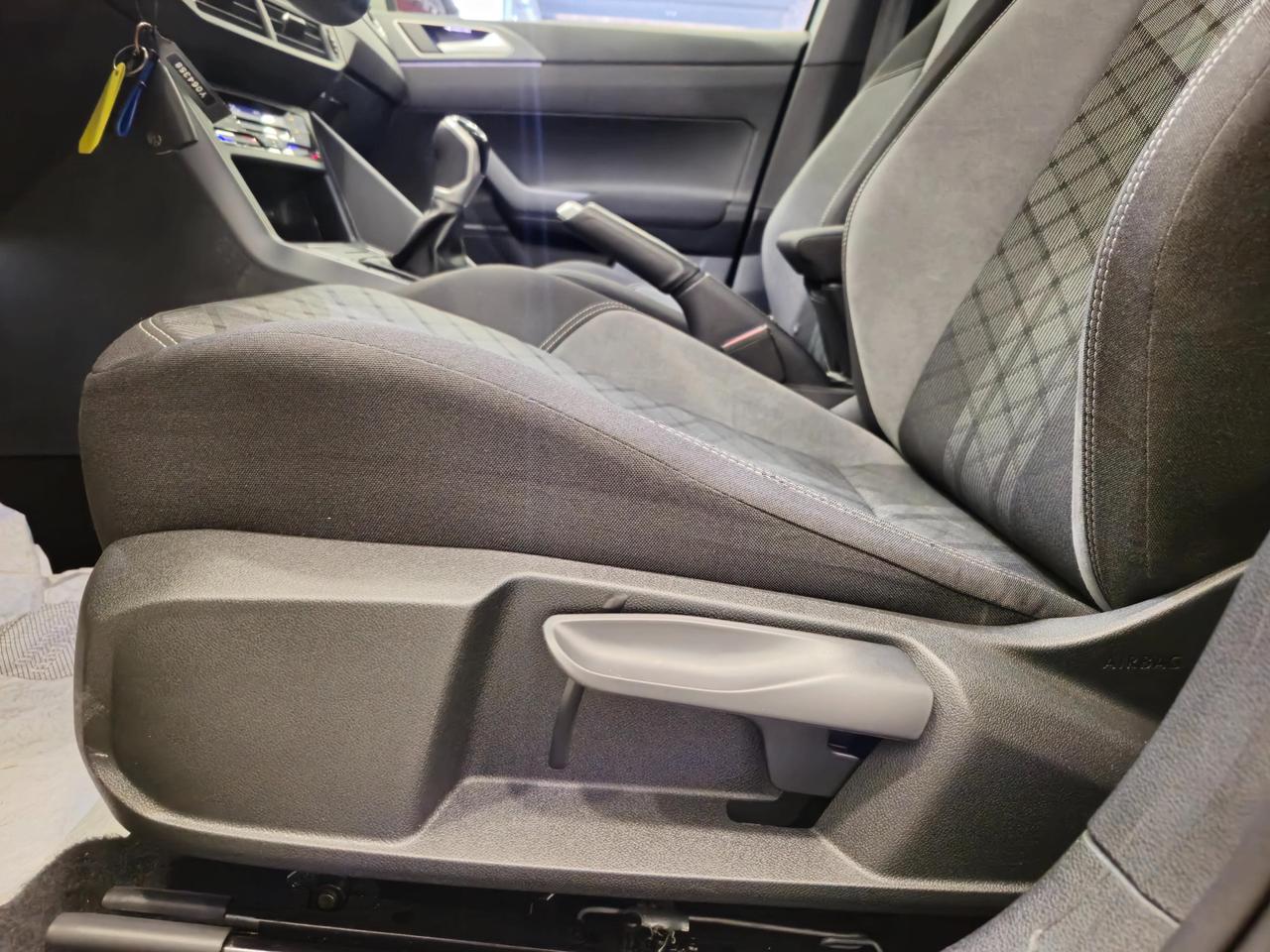 Volkswagen Taigo 1.0 tsi R-Line 110cv - ACC/Lim - Cam - Carplay - Tetto