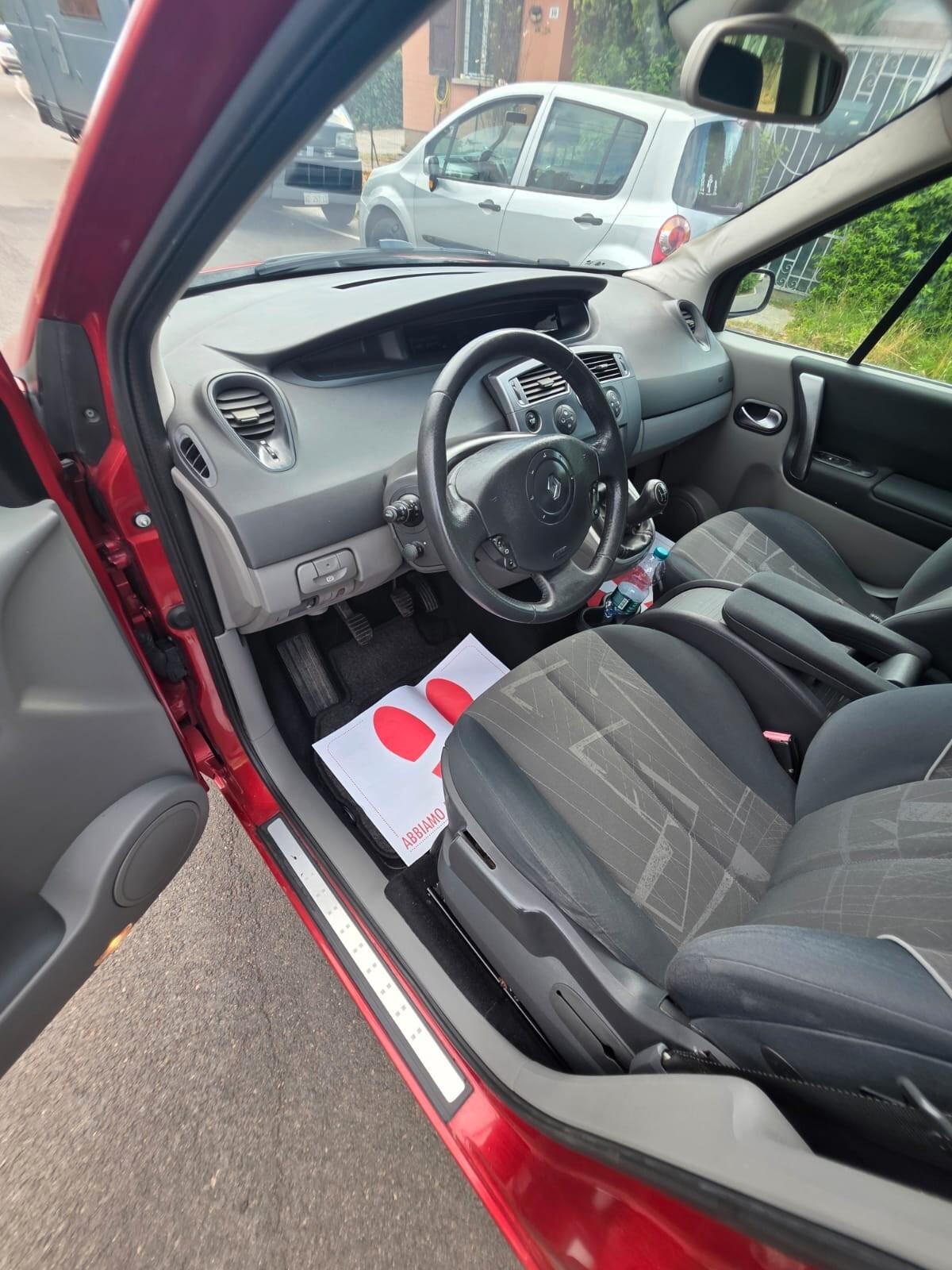 Renault Scenic Grand Scénic 1.6 16V Luxe Dynamique
