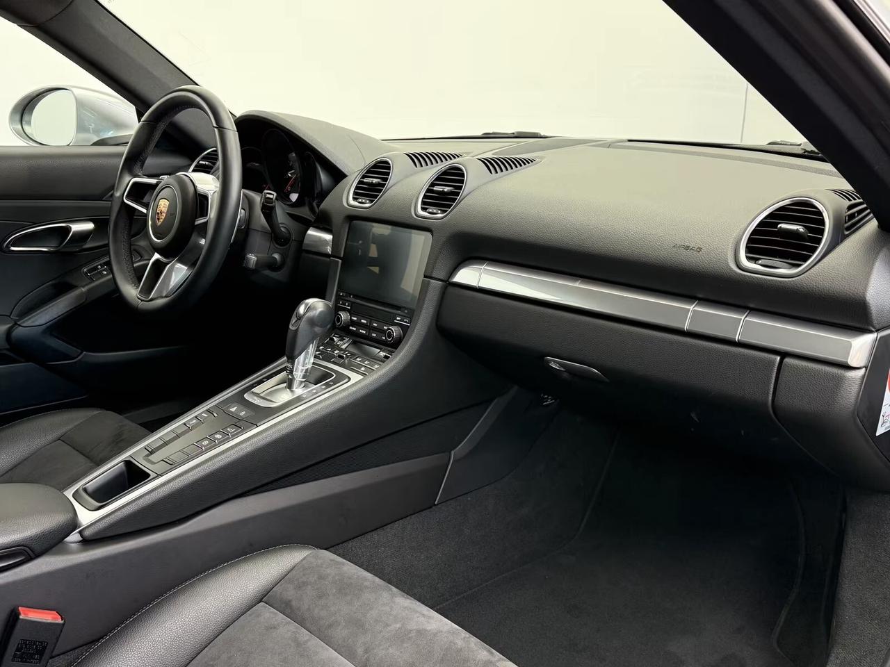 Porsche Cayman 718 2.0 300cv, navi, CarPlay