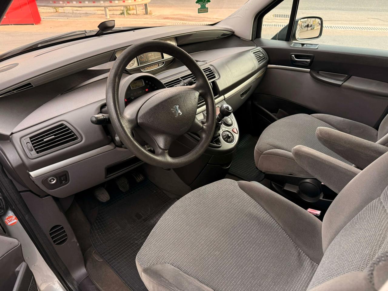 Peugeot 807 2.0 HDi FAP SV 7 POSTI