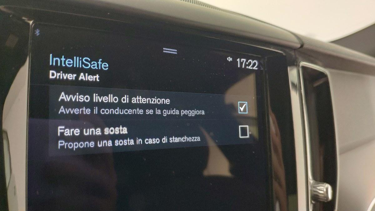 VOLVO Xc60 B5 Mild Hybrid (D) Awd Geartronic R-Design