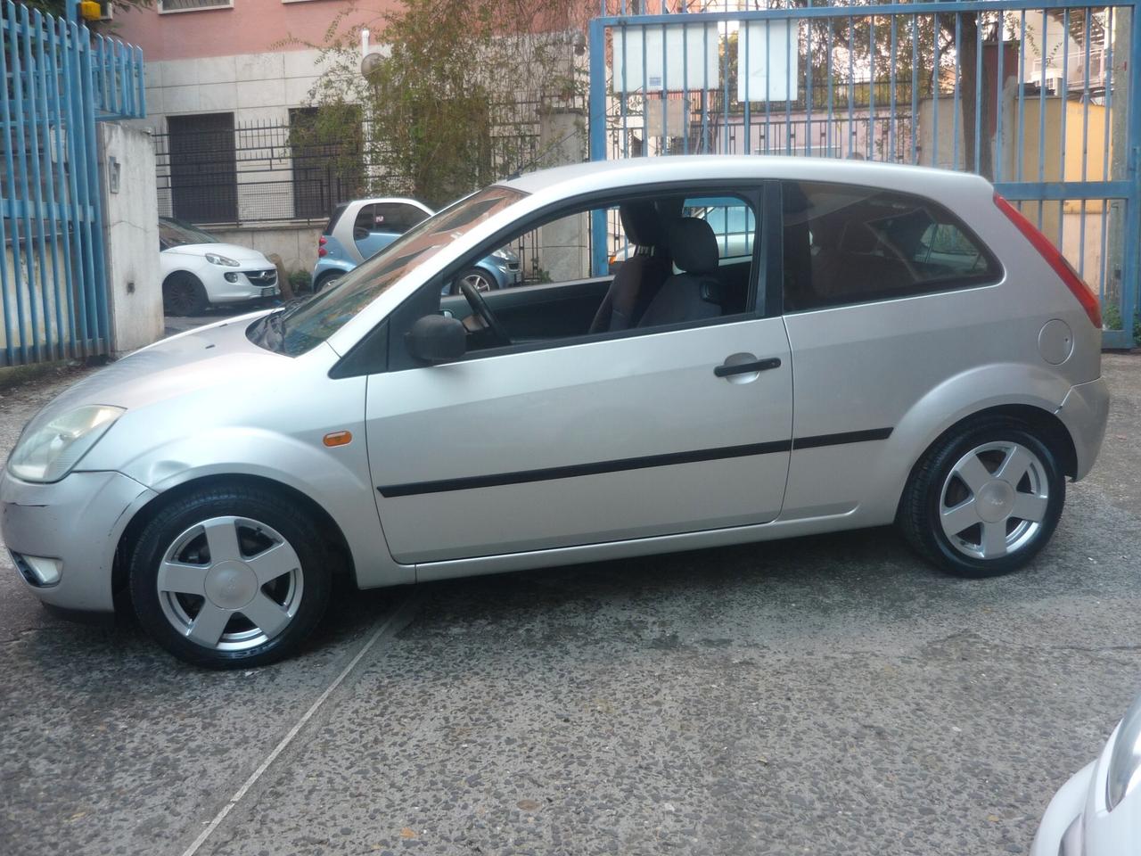 Ford Fiesta 1.2 16V 3p. Ghia