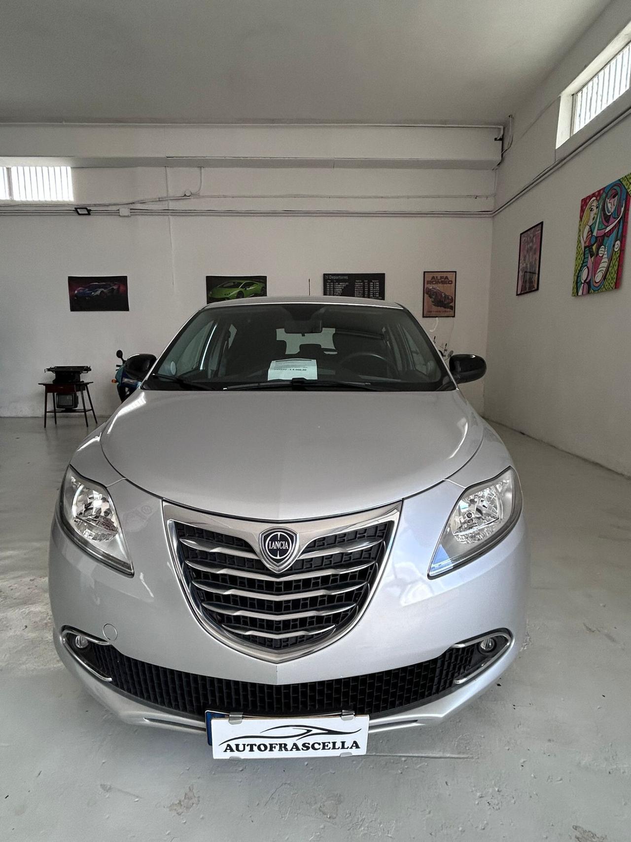 Lancia Ypsilon 1.2 69 CV 5 porte S&S Silver
