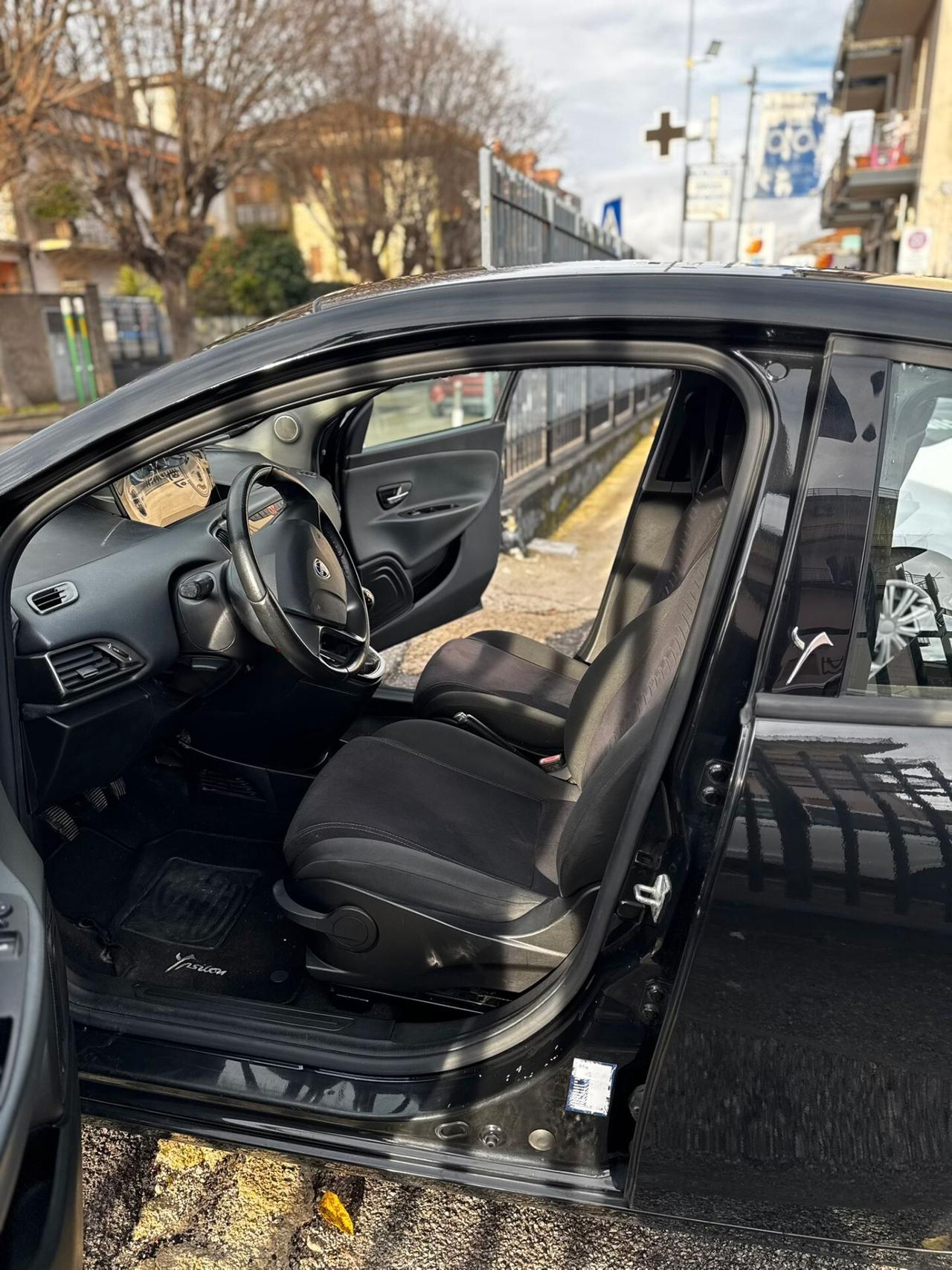 Lancia Ypsilon 1.3 MJT 16V 95 CV 5 porte S&S Platinum