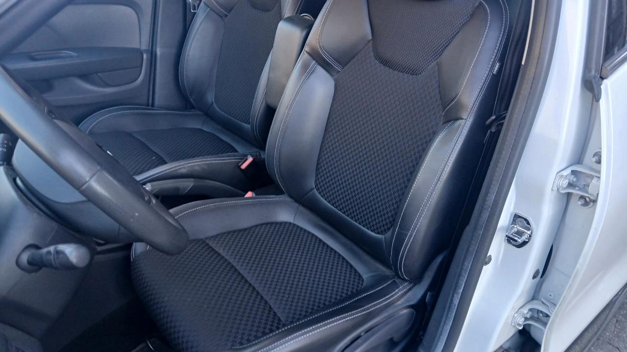 Renault Clio TCe 12V 90 CV GPL MOSCHINO INTENSE