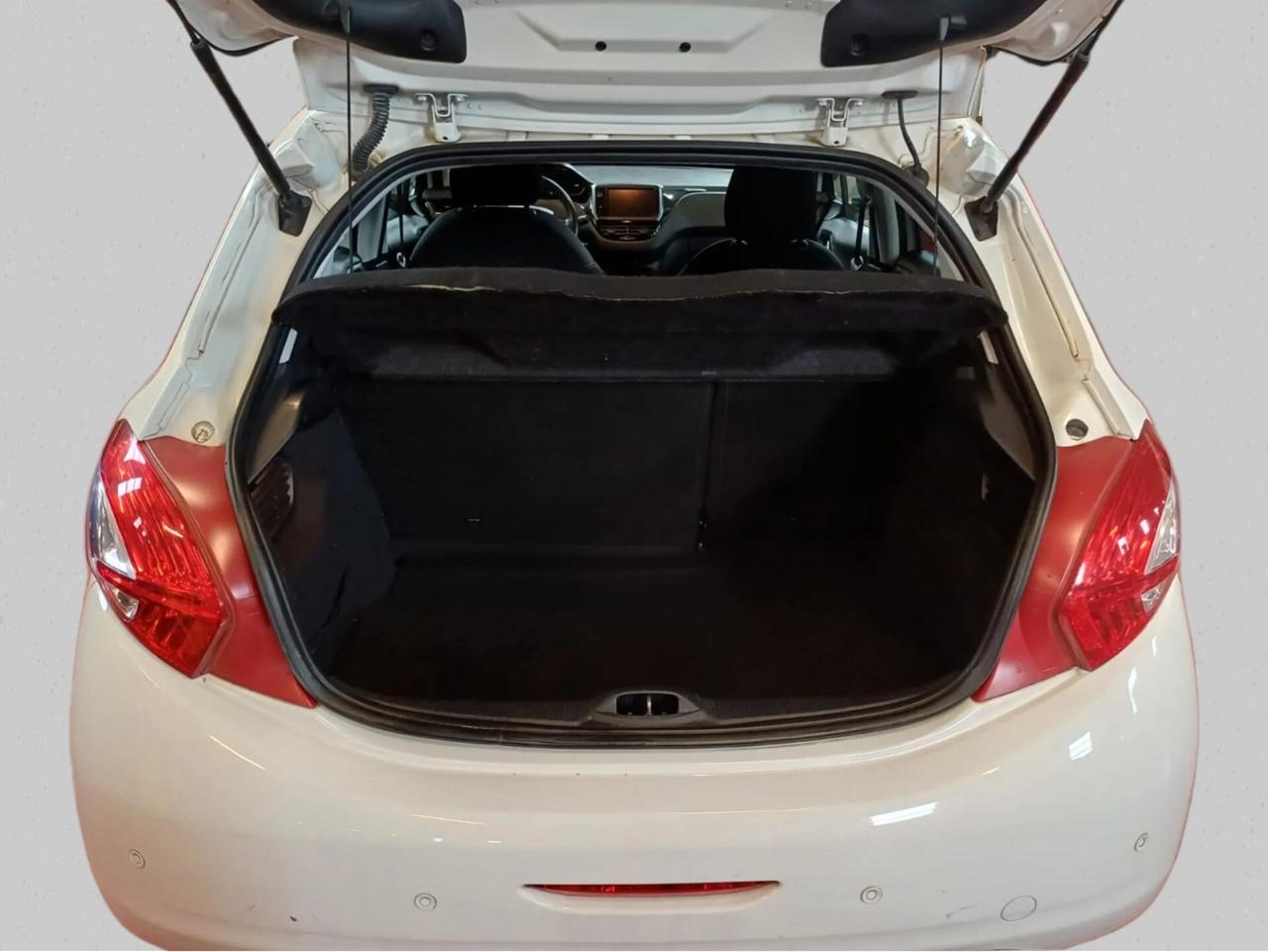 Peugeot 208 1.4 HDi 68 CV 5 porte Allure