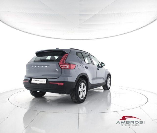 VOLVO XC40 T2 Momentum Core