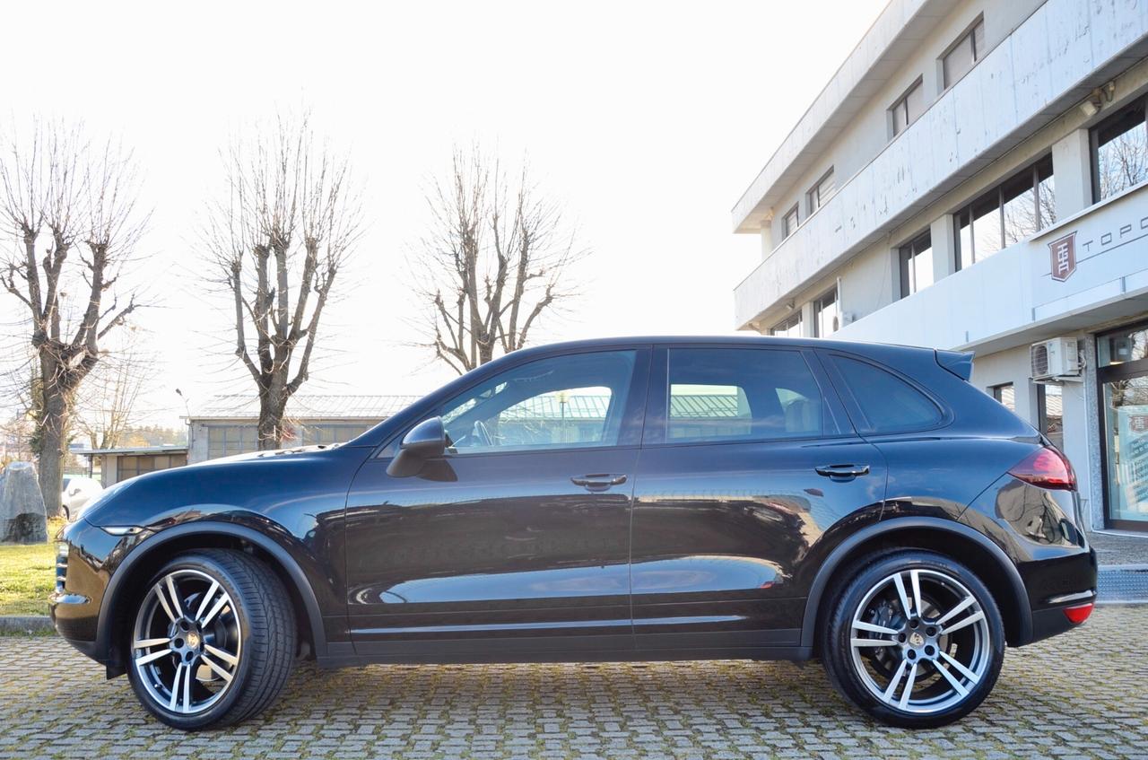 PORSCHE CAYENNE 3.0 V6 TDI 245cv TIPTRONIC, SERVICE BOOK PRESENTE, UFF ITALIANA, PELLE TOTALE, 21″, PERMUTE