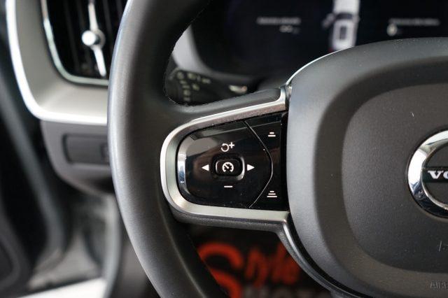 VOLVO XC60 T6 Recharge Plug-in Hybrid AWD automatico Plus Dar