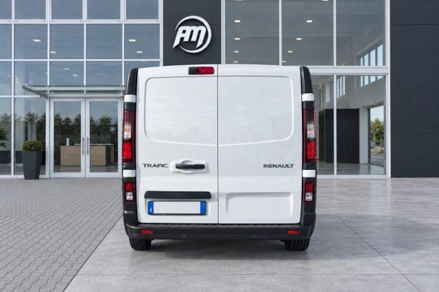 RENAULT Trafic L1H1 150 6 POSTI