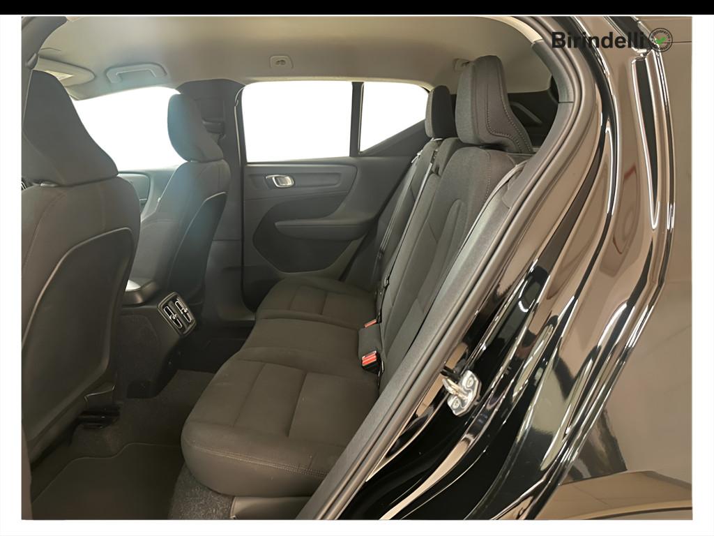 VOLVO XC40 (2017-->) - XC40 T2 Momentum
