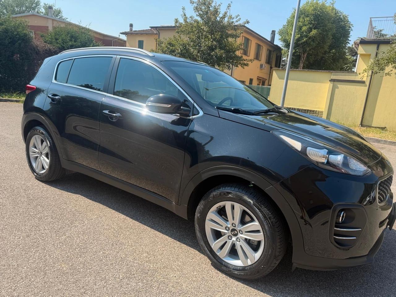 Kia Sportage 1.6 - NEOPATENTATI - 12 MESI DI GARANZIA -