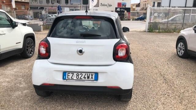 Smart ForFour 70 1.0 twinamic Youngster
