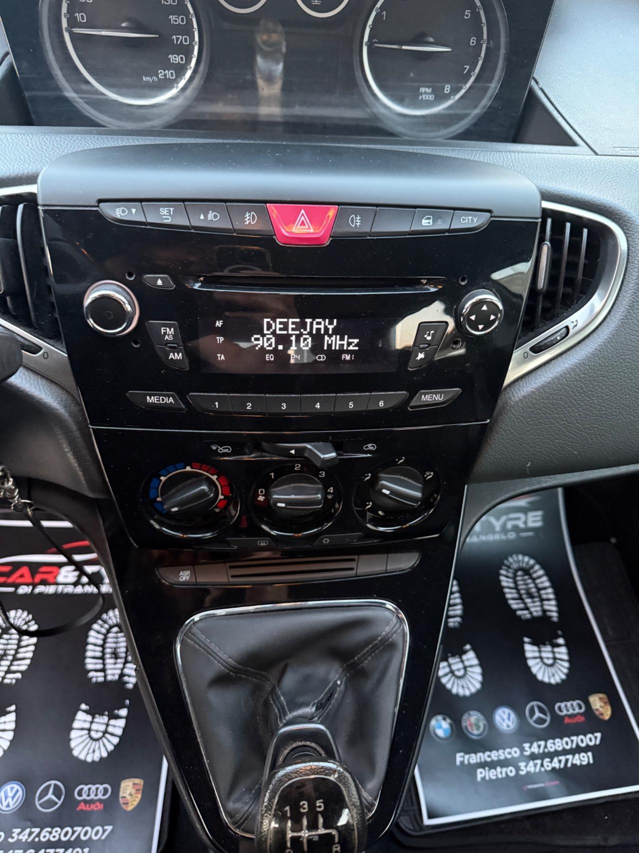 Lancia Ypsilon 1.2 69 CV 5 porte S&S Platinum