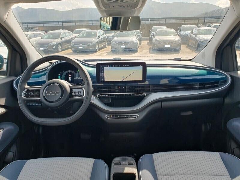 FIAT NUOVA 500e 118CV ICON 42 kWh NAV 10 KM 9MILA
