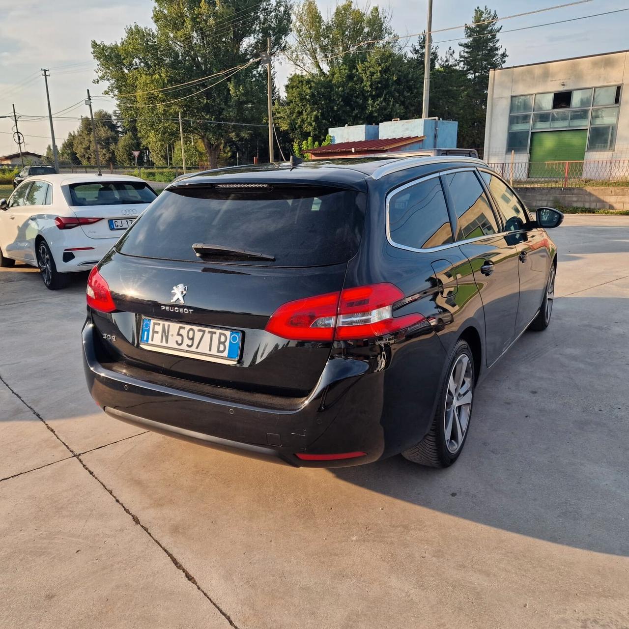 Peugeot 308 PureTech Turbo 130 S&S SW Allure