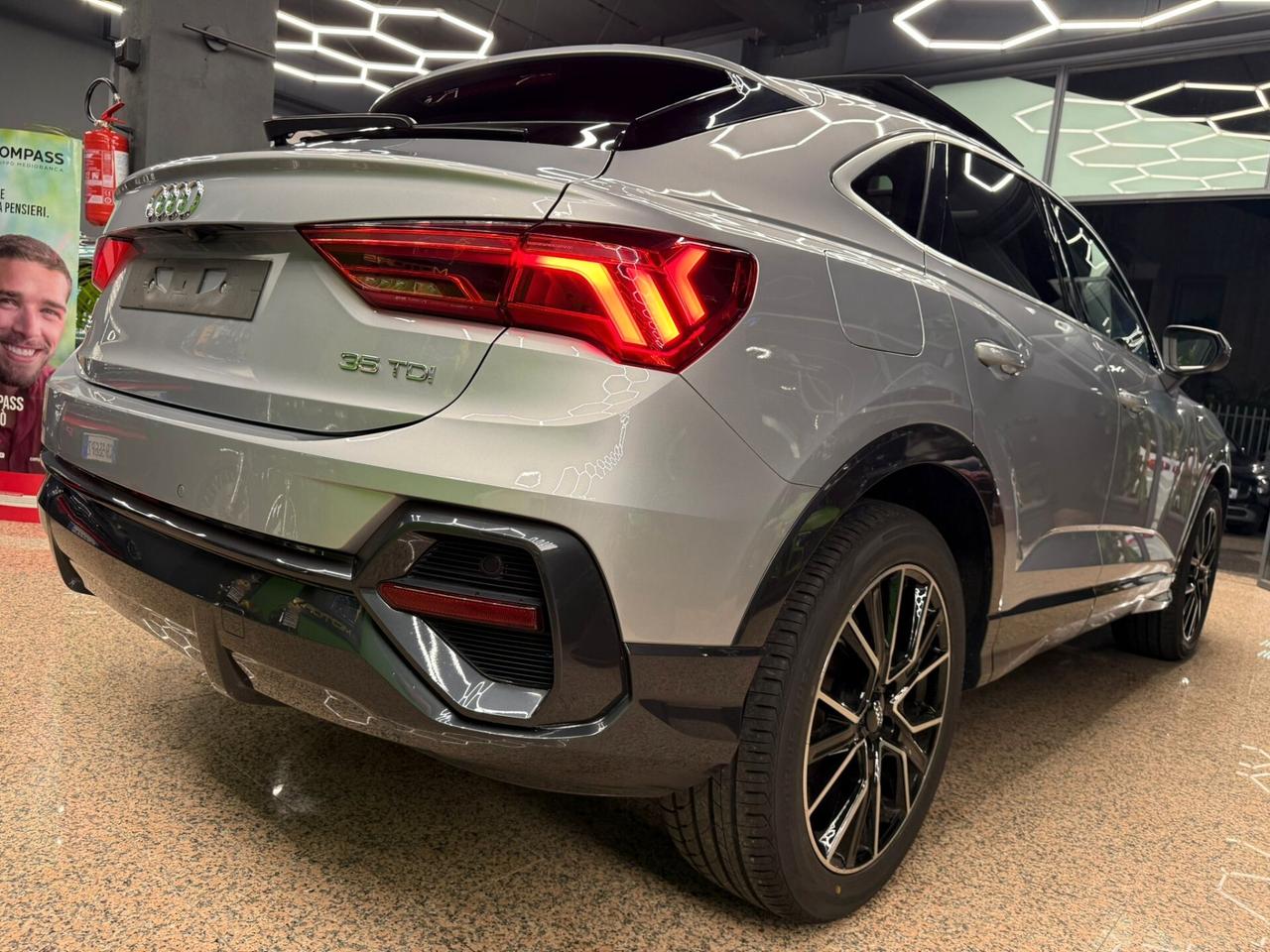 Audi Q3 TETTO Sportback SPB 35 TDI S tronic line