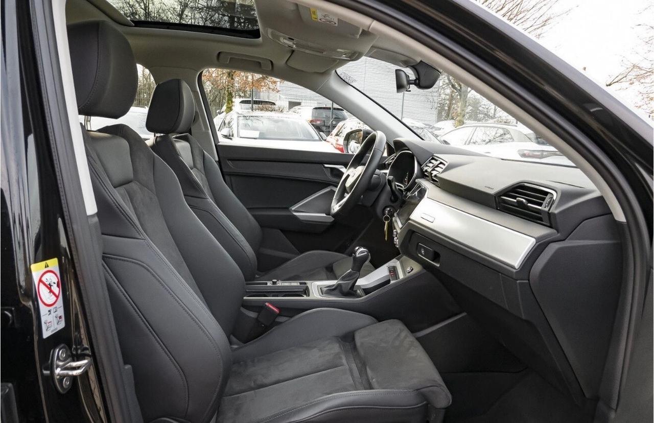 Audi Q3 45TFSI S tronic S LINE interno esterno Cerchi Sonos tetto