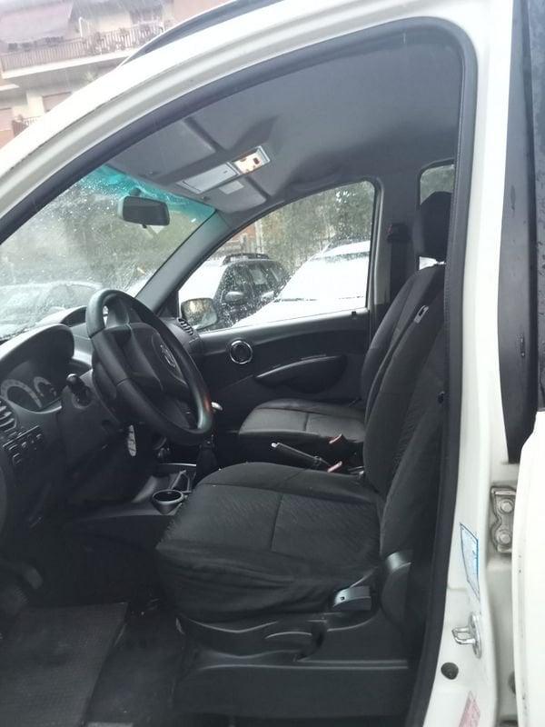 Mahindra Quanto C8 2.2 4WD N1