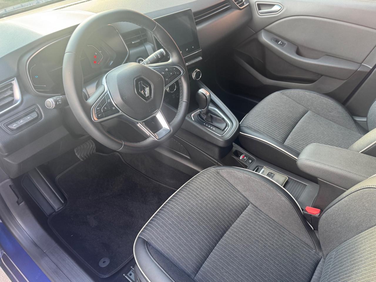 Renault Clio Full Hybrid E-Tech 140 CV 5 porte Initiale Paris