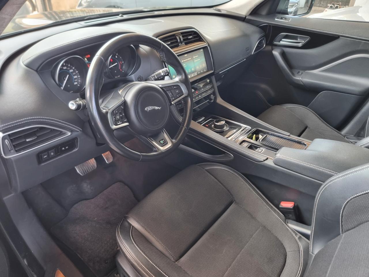 Jaguar F-Pace 2.0 D 180 CV AWD aut. R-Sport