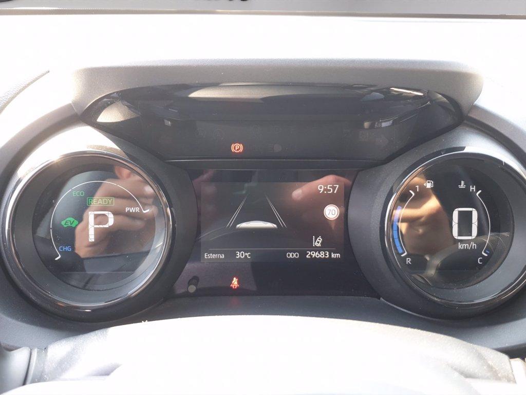 TOYOTA Yaris 1.5h lounge del 2022