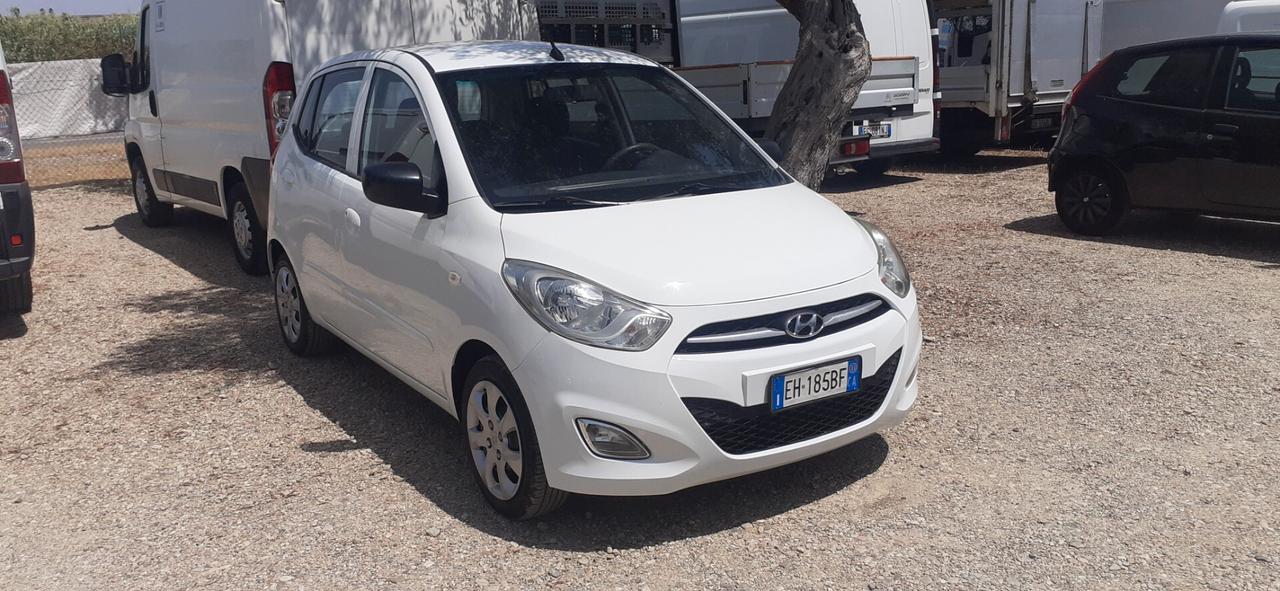 Hyundai i10 2011 - 1.1 benzina Lb automobili