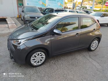 Toyota Aygo Connect 1.0 VVT-i 72 CV 5 porte x-clusiv MMT - GPL
