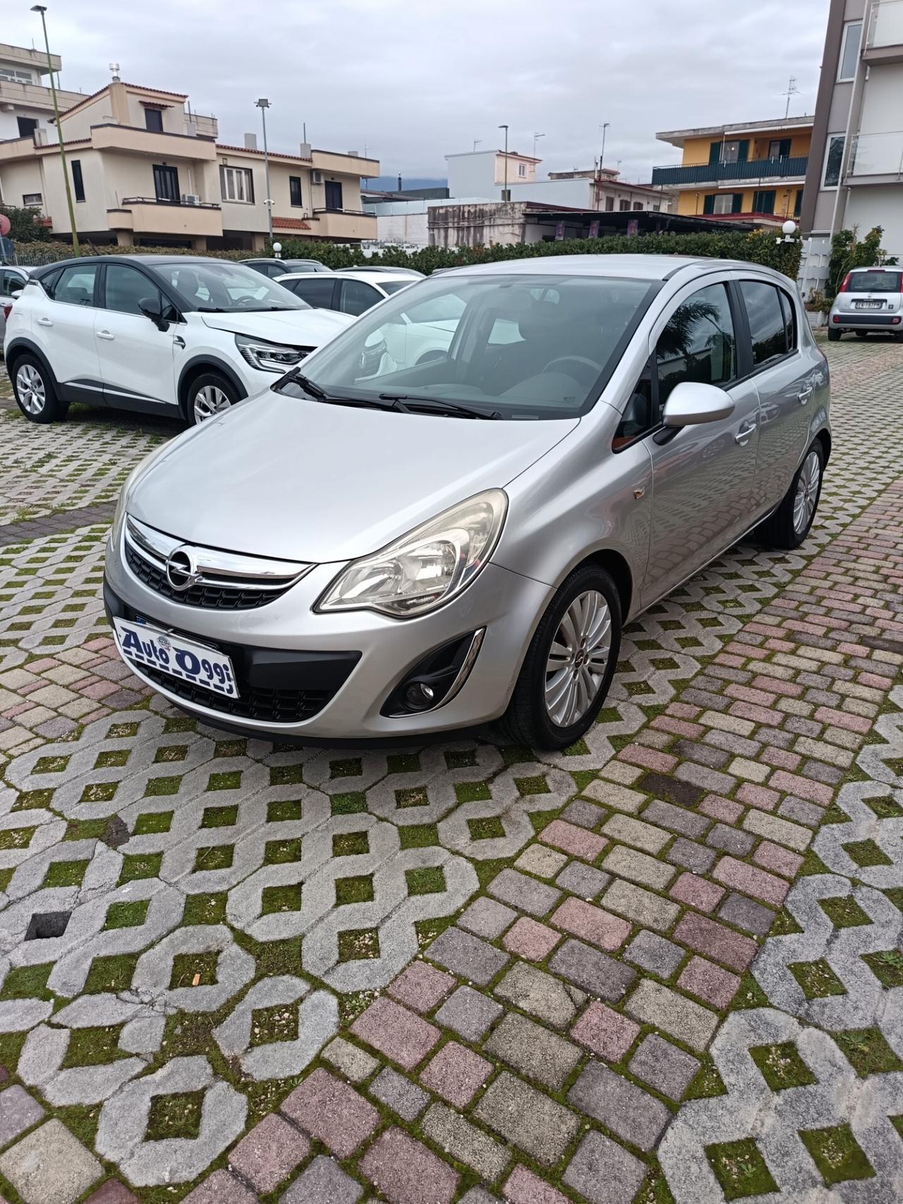 Opel Corsa 1.2 5 porte Club