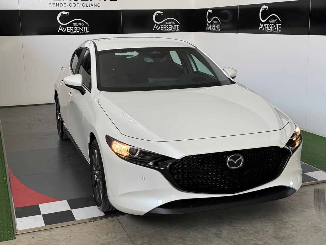 Mazda 3 Mazda3 e-Skyactiv-G M Hybrid Centre Line