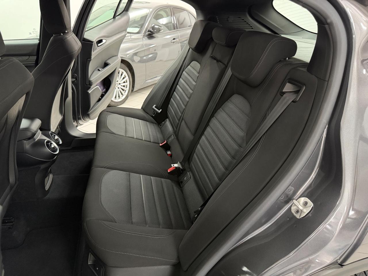 Alfa Romeo Stelvio 2.2 TD 160 CV SUPER BUSINESS NAVI RETROCAMERA SENSORI ANTERIORI E POSTERIORI PERFETTA UNIPRO'