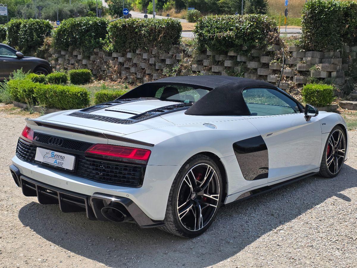 AUDI R8 V10 SPYDER QUATTRO PERFORMANCE