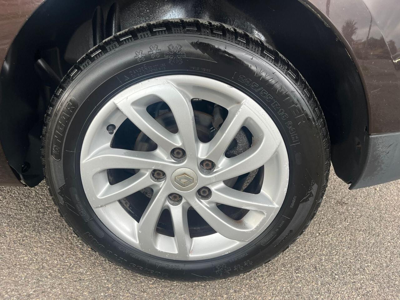 Renault Megane 1.5 dCi 110CV EDC SporTour 2012