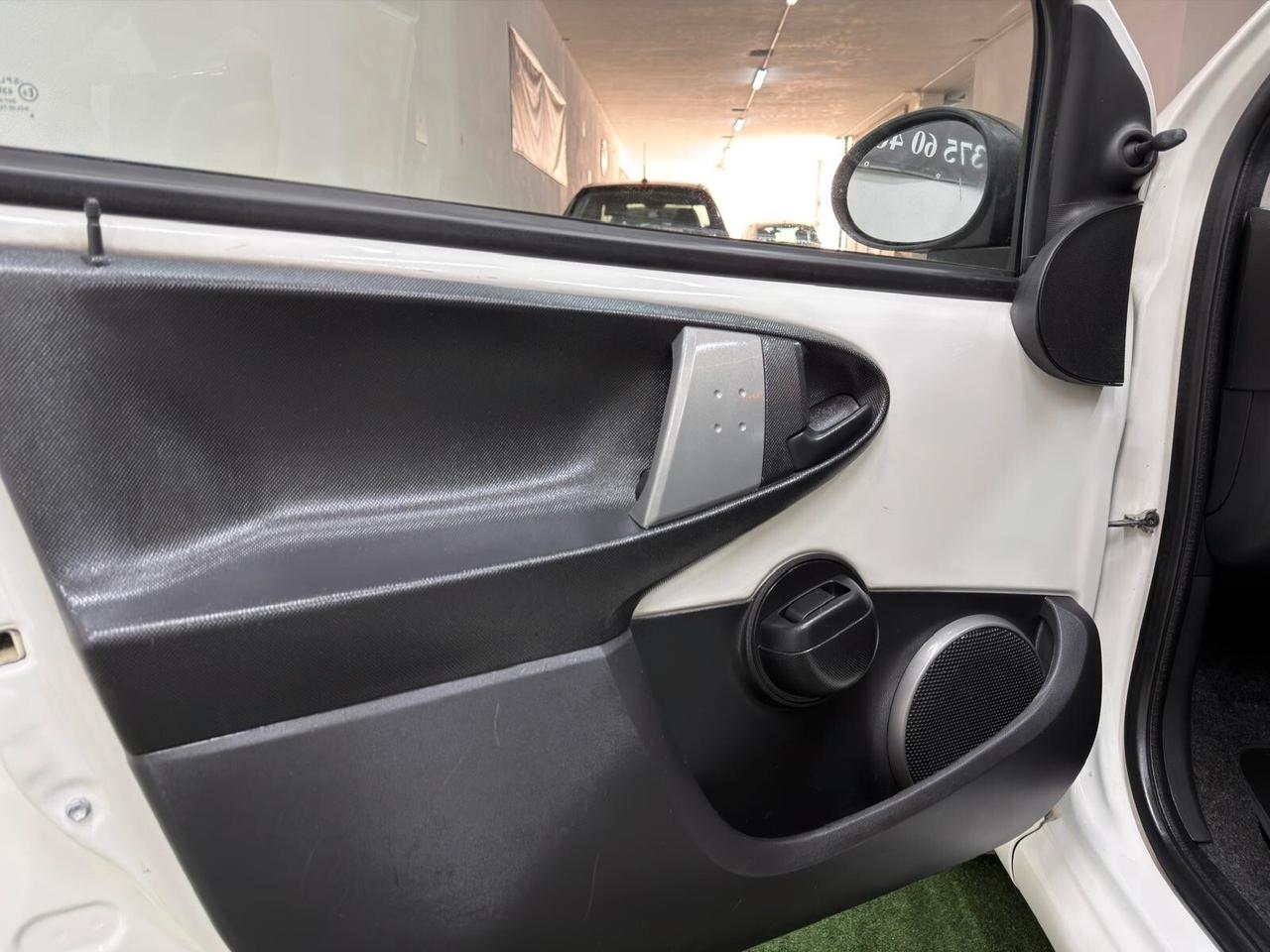 Toyota Aygo 1.0 12V VVT-i 5 porte Cool Soda Connect