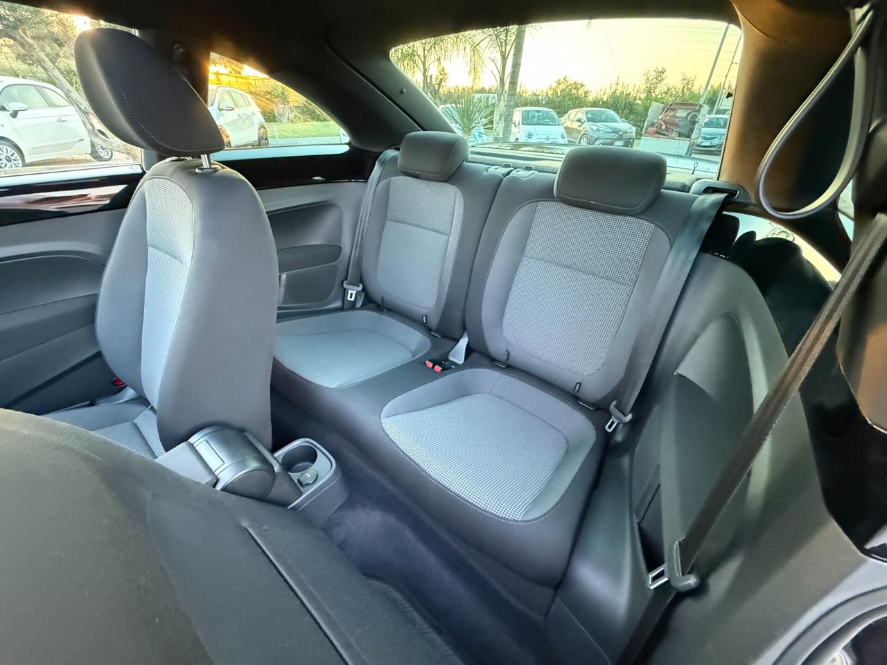 Volkswagen Maggiolino 1.6 TDI DSG R-ine Cup Tetto Navi Xenon