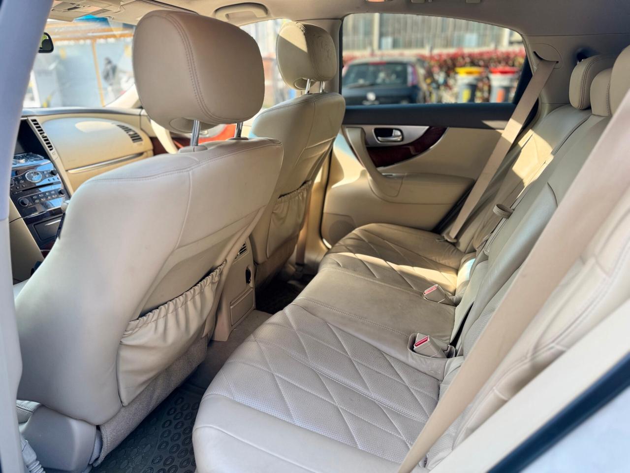 Infiniti FX30d 3.0 DIESEL 2011 TOP!