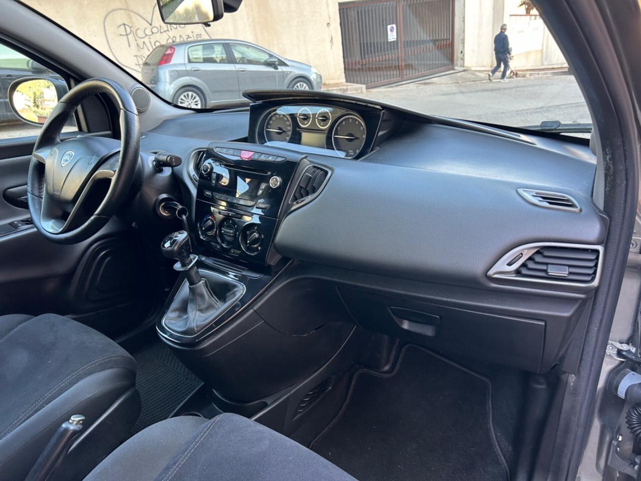 Lancia Ypsilon 1.2 69 CV IDEALE PER NEO PATENTATI