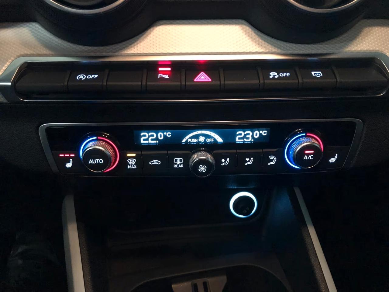 Audi Q2 30 TFSI Business Design