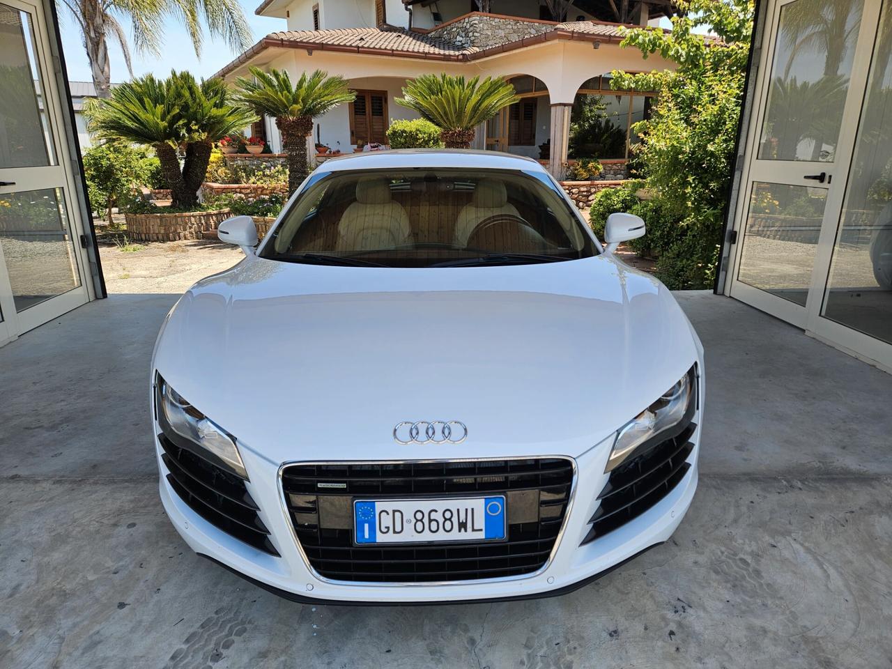 Audi R8 4.2 V8 FSI Quattro