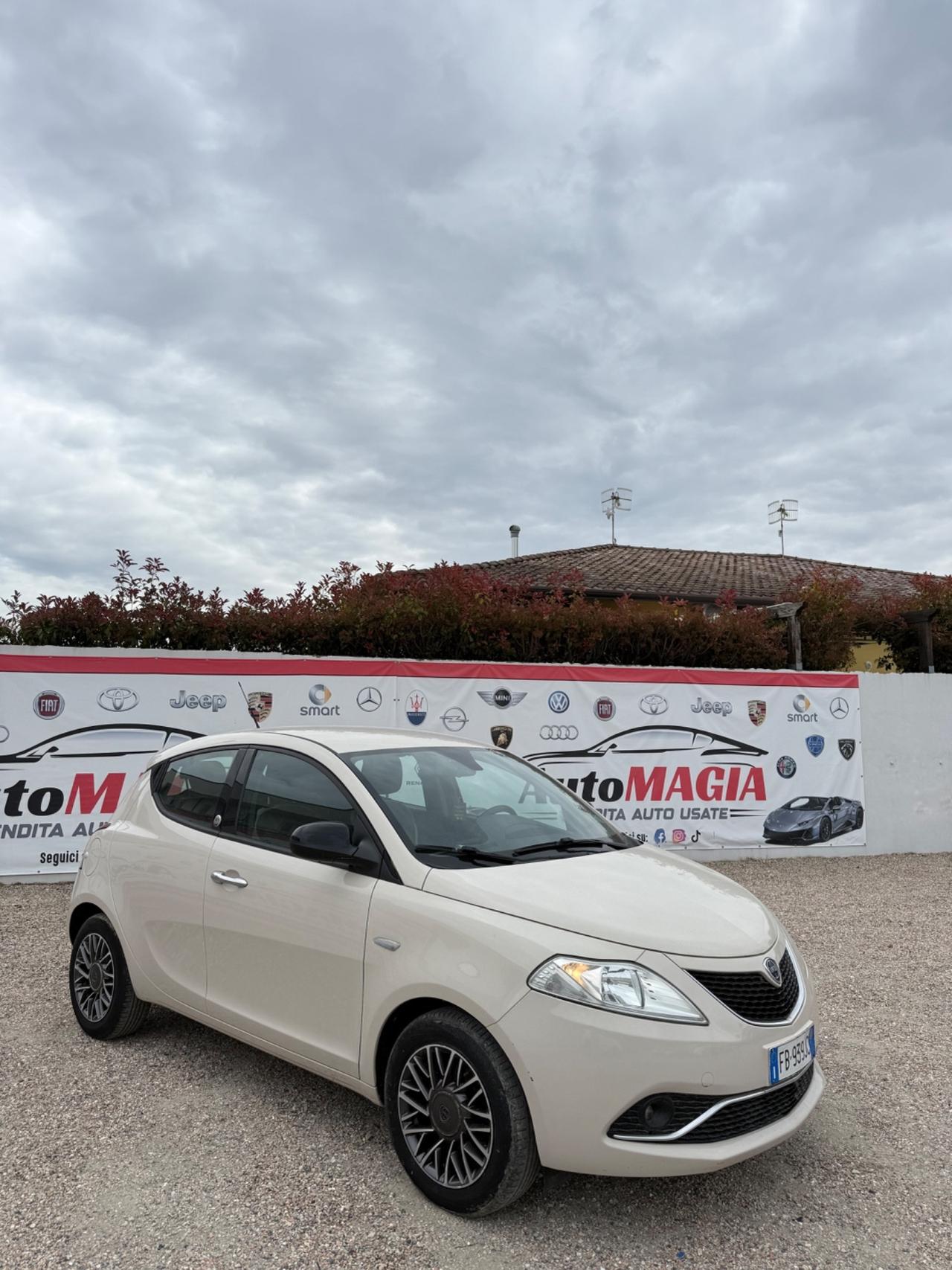 Lancia Ypsilon 1.2 69 CV 5 porte GPL Ecochic Gold