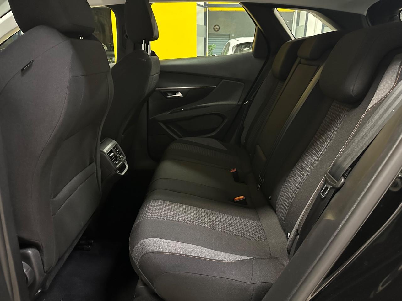Peugeot 3008 BlueHDi 130 S&S EAT8 Active Business