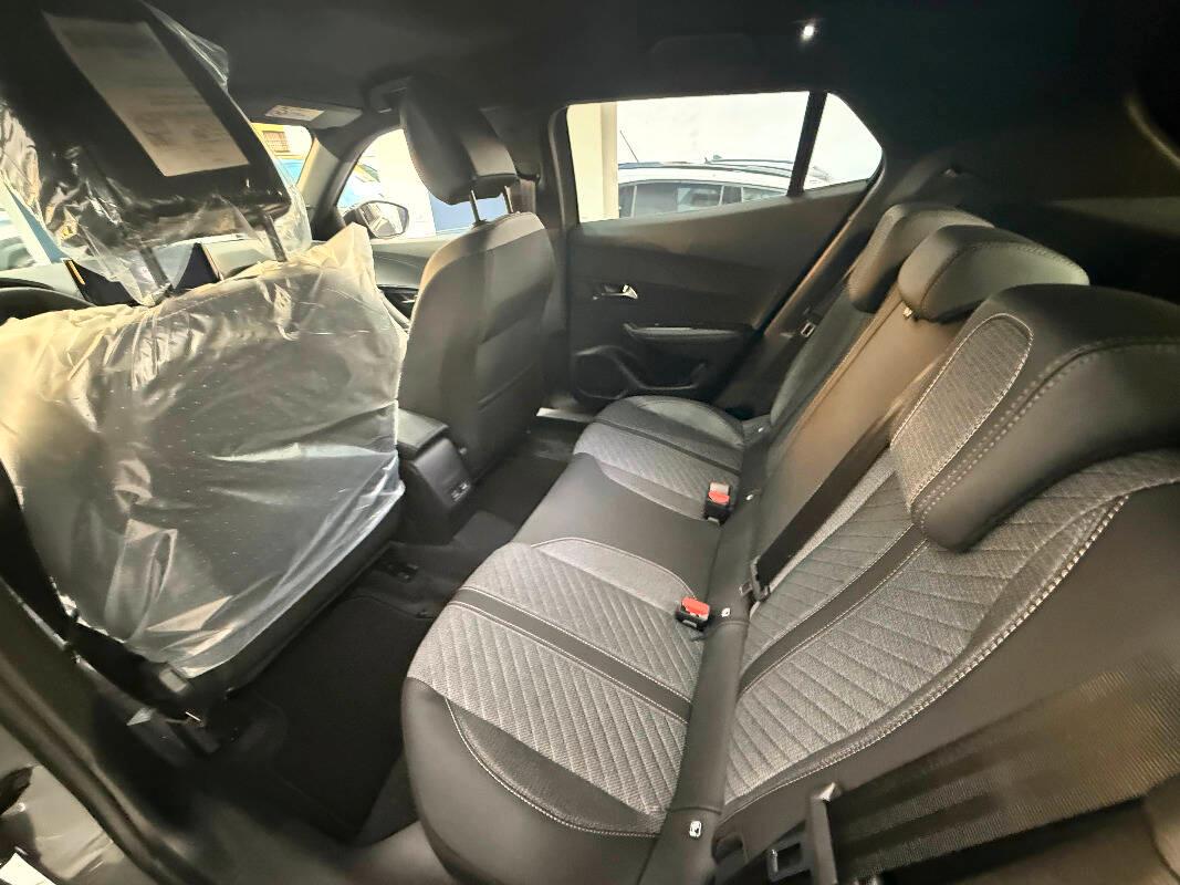 Peugeot 2008 PEUGEOUT 20081.2 hybrid Allure 145cv FINANZIABILE