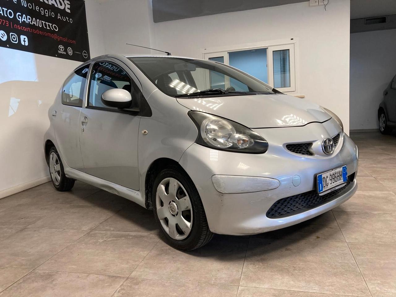 TOYOTA AYGO AUTOMATICO-OK NEOPATENTATI-85.000 KM