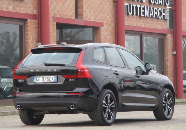 VOLVO XC60 B4 (d) AWD Geartronic Business