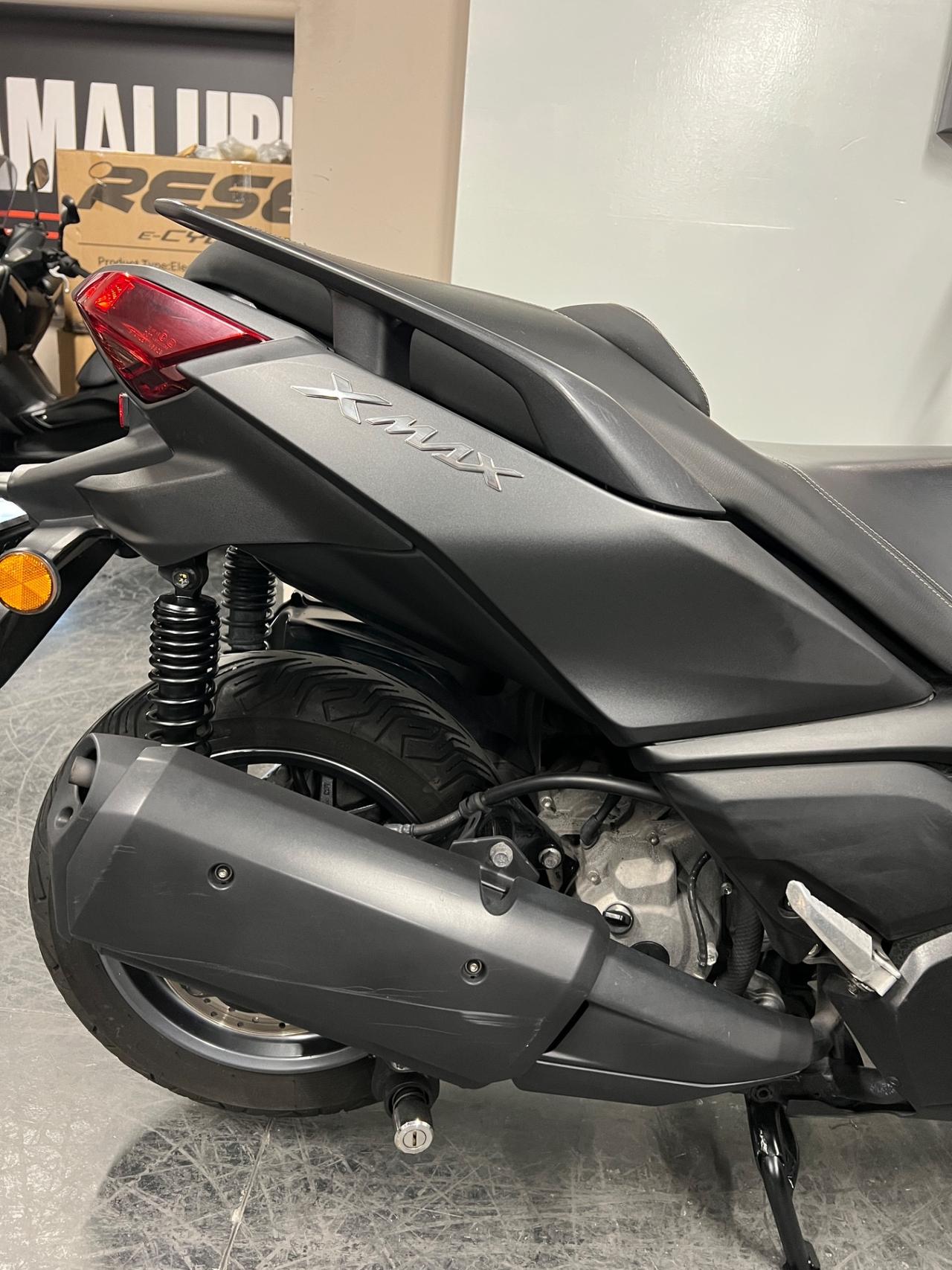 Yamaha X-Max 300