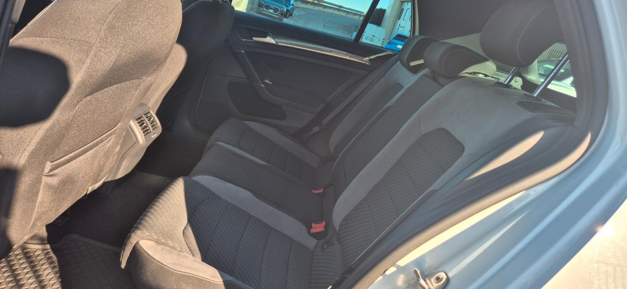 Volkswagen Golf 1.6 TDI 115 CV DSG Sport R-LINE - NEOPATENTATI