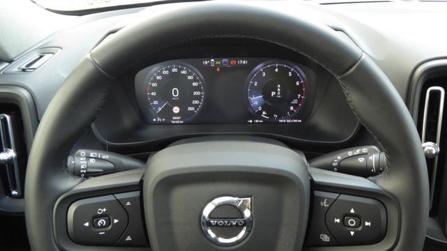 VOLVO XC40 T2 Geartronic Momentum N1 Autocarro