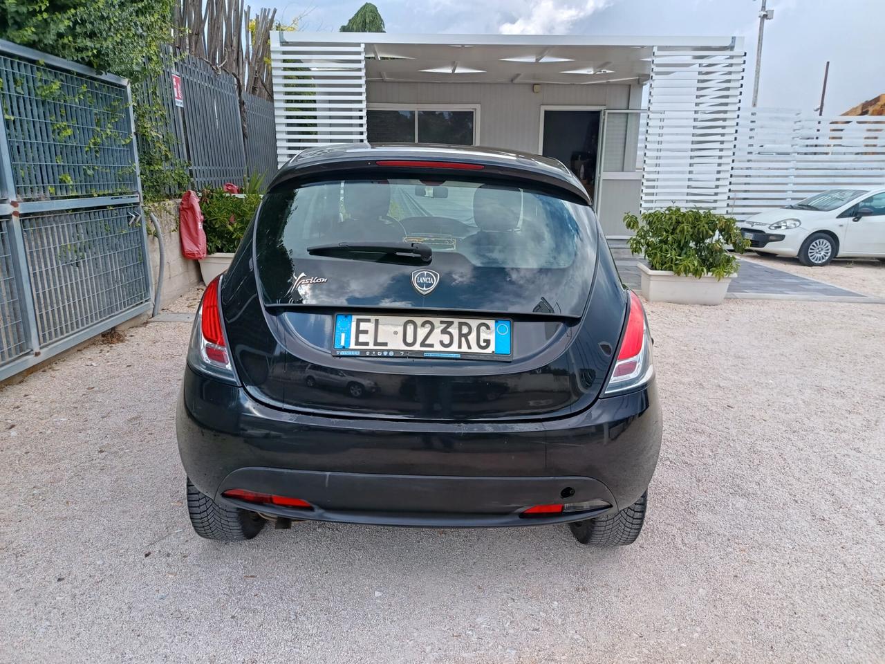 Lancia Ypsilon 1.3 MJT 16V 95 CV 5 porte S&S Platinum Tetto apribile