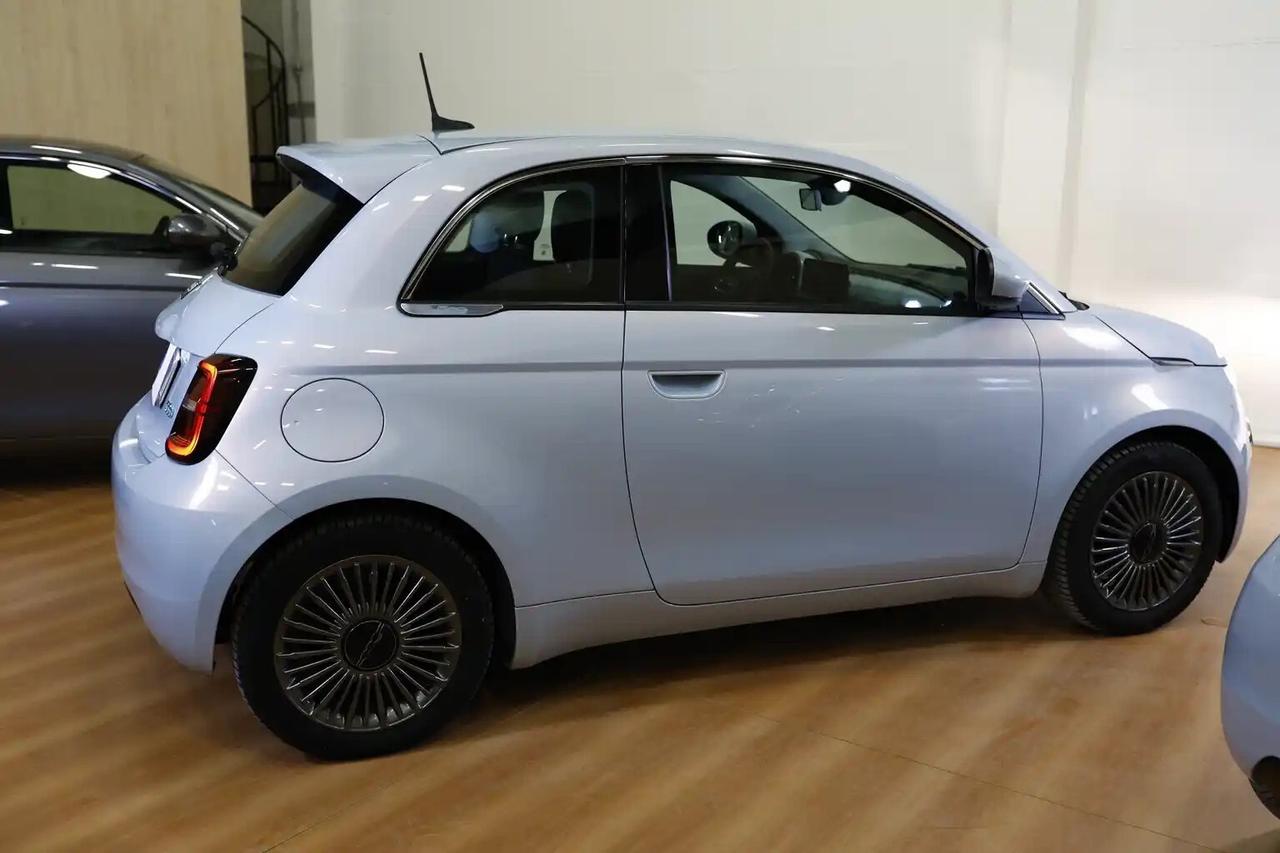Fiat 500 500e Berlina 42 kWh Icon