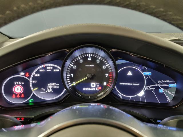 PORSCHE Cayenne 3.0 V6 E-Hybrid Platinum Edition